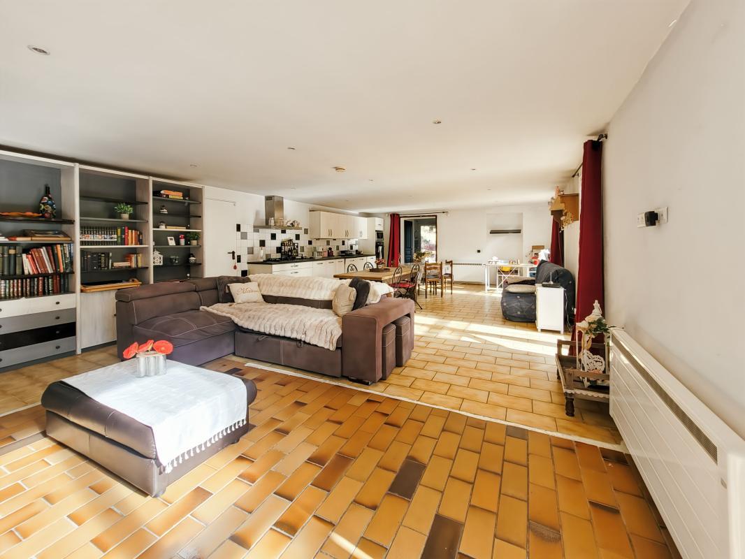 Maison à Andon, 164 m² sur 2000 m² de terrain — photo 2