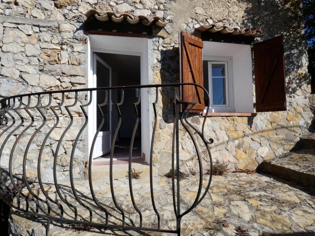 Maison à Ascros, 56 m² sur 100 m² de terrain — photo 4