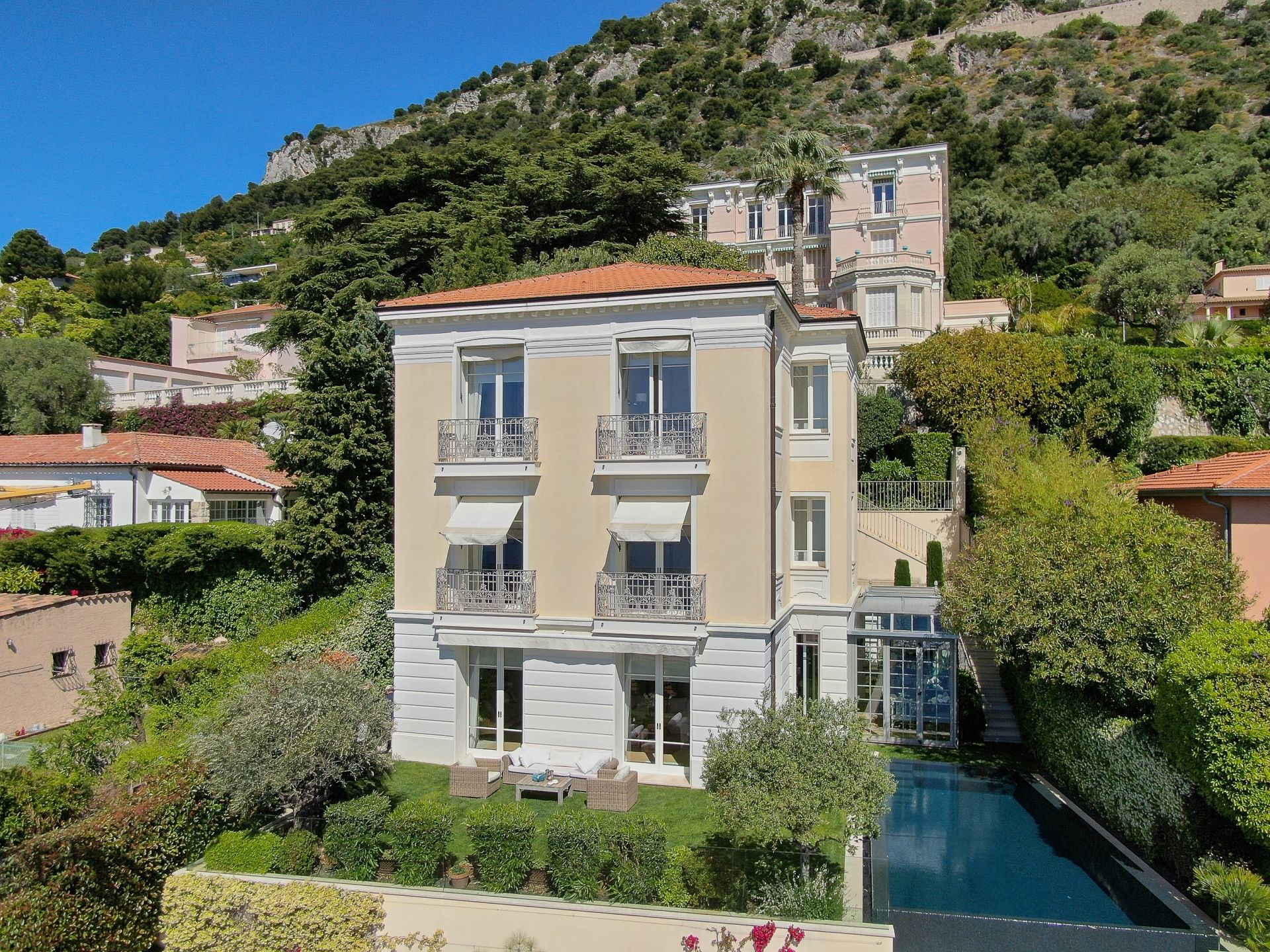 Vente Hôtel particulier Beaulieu-sur-Mer 8 Pièces 240 m² — photo 2