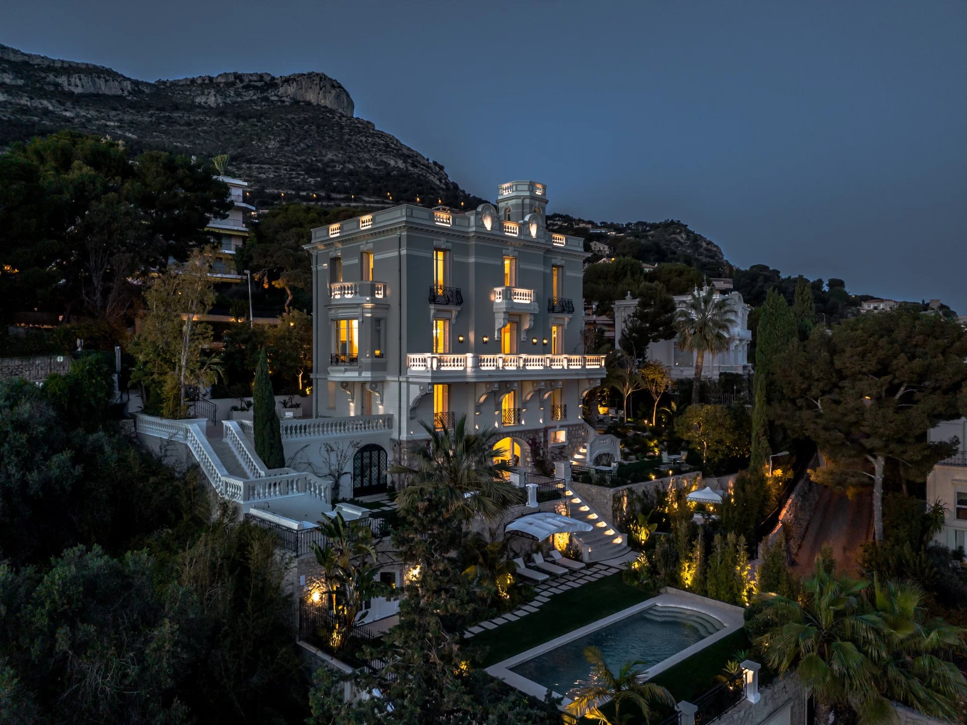 Achat Villa Cap-d'Ail Belle Epoque, face à la mer — photo 1
