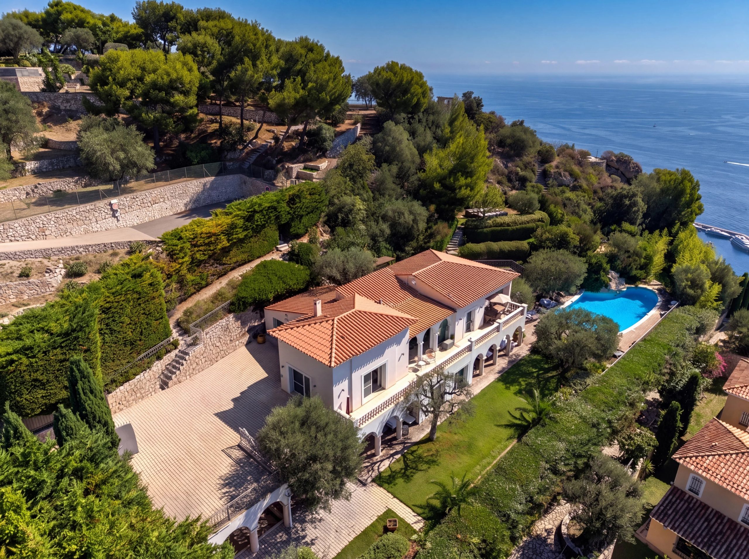 Achat Villa Cap-d'Ail Proche de Monaco et offrant une vue panoramique — photo 1