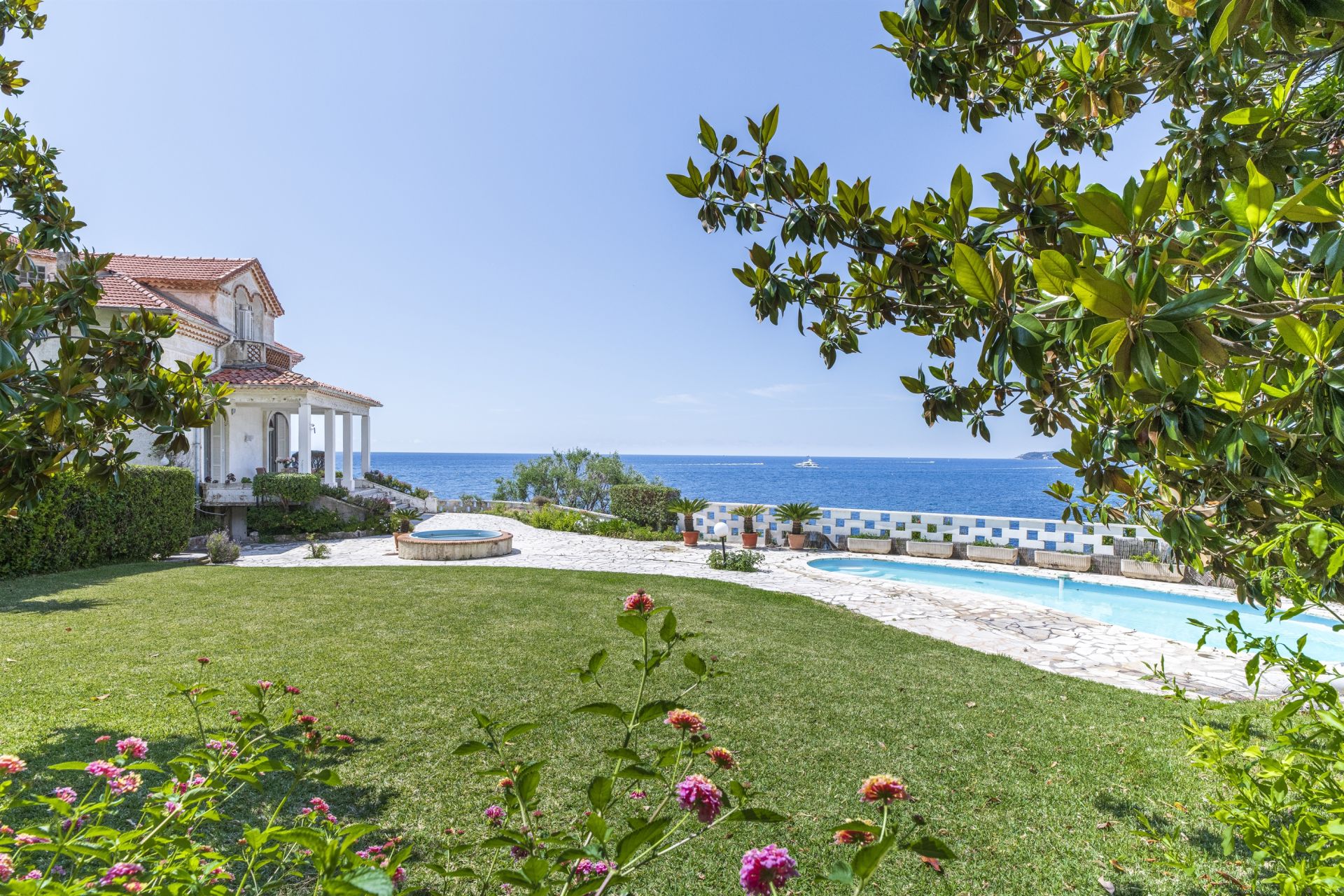 Vente Maison de maître Cap-d'Ail 12 Pièces 390 m² — photo 1