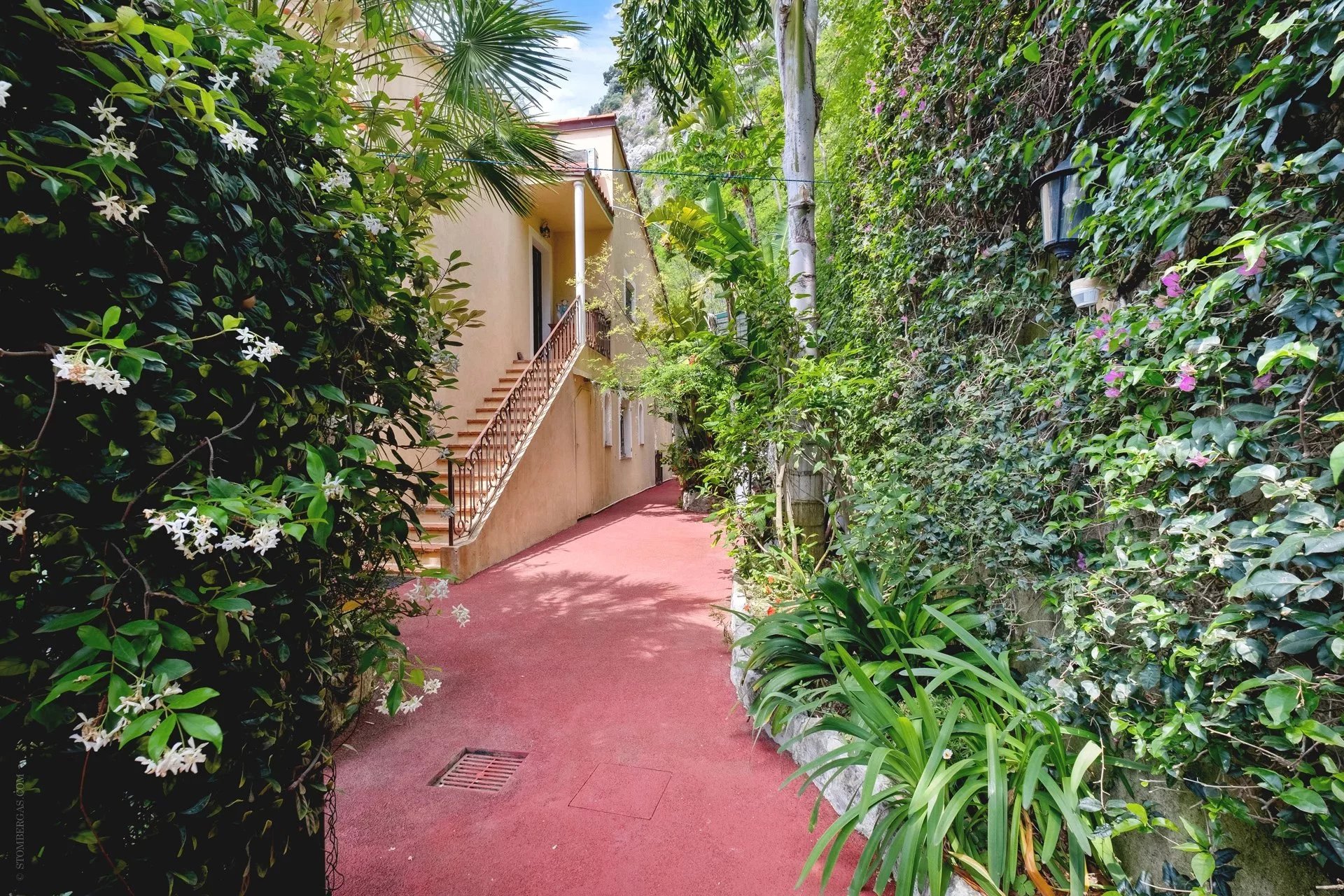 Achat Villa Èze Discrète maison proche des plages avec jardin plat et piscine — photo 3