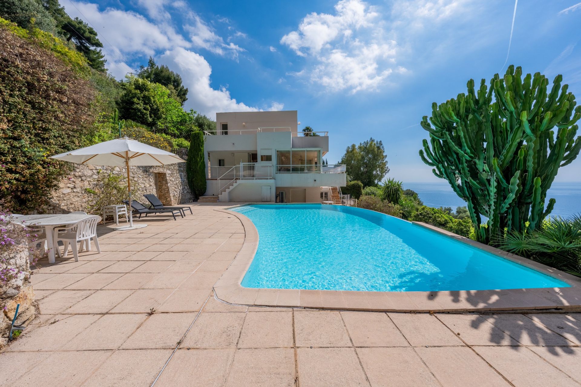 Vente Villa Èze 7 Pièces 228 m² — photo 2