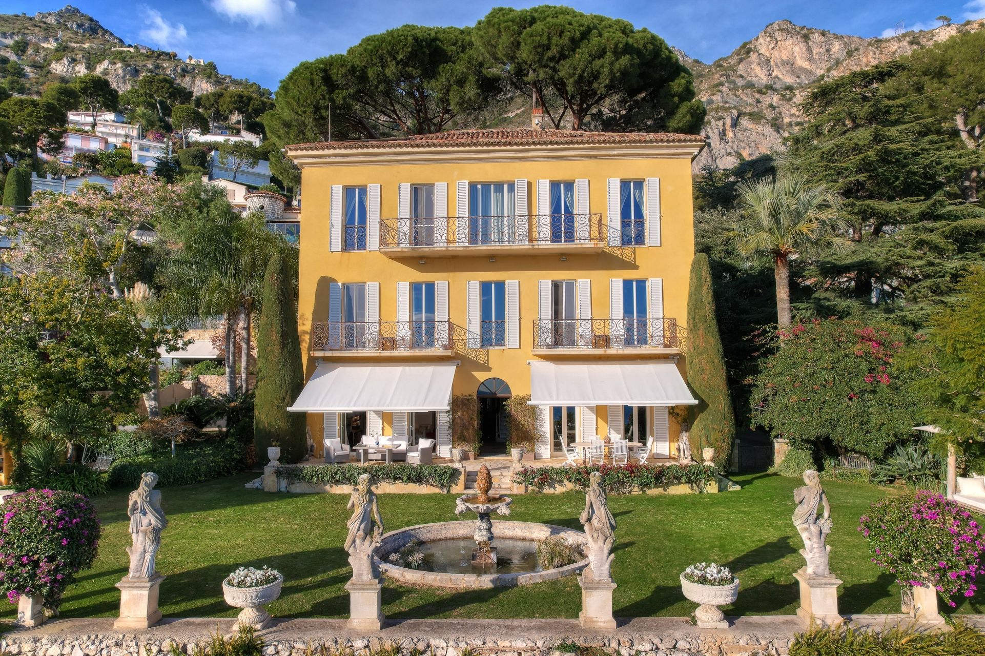 Vente Maison de maître Èze 10 Pièces 558.95 m² — photo 3