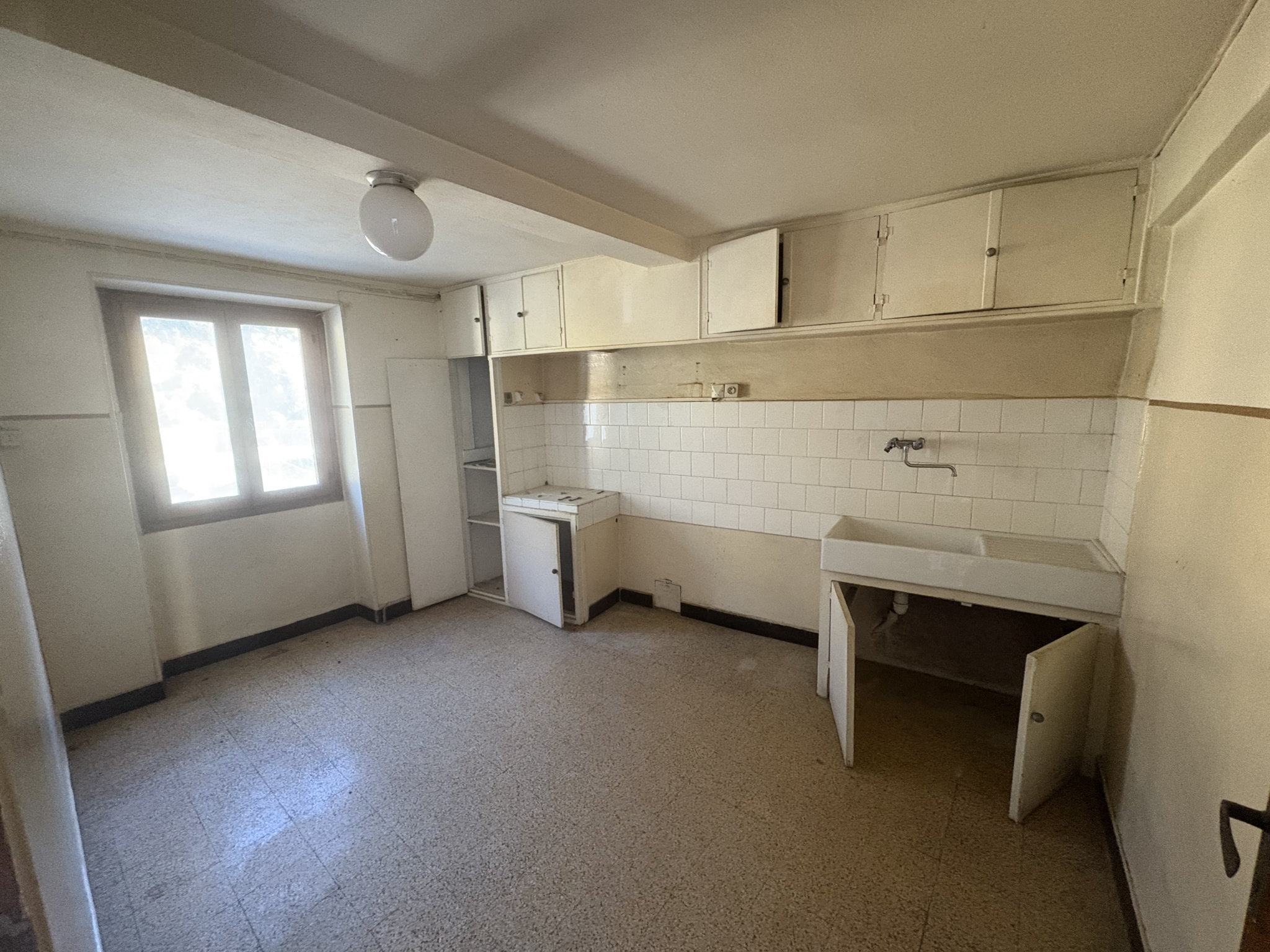Maison à Fontan, 75 m² sur 30 m² de terrain — photo 2