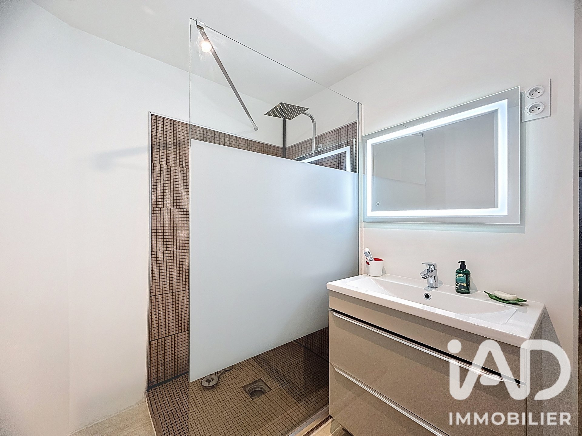 Maison à Gilette, 52 m² sur 28 m² de terrain — photo 5