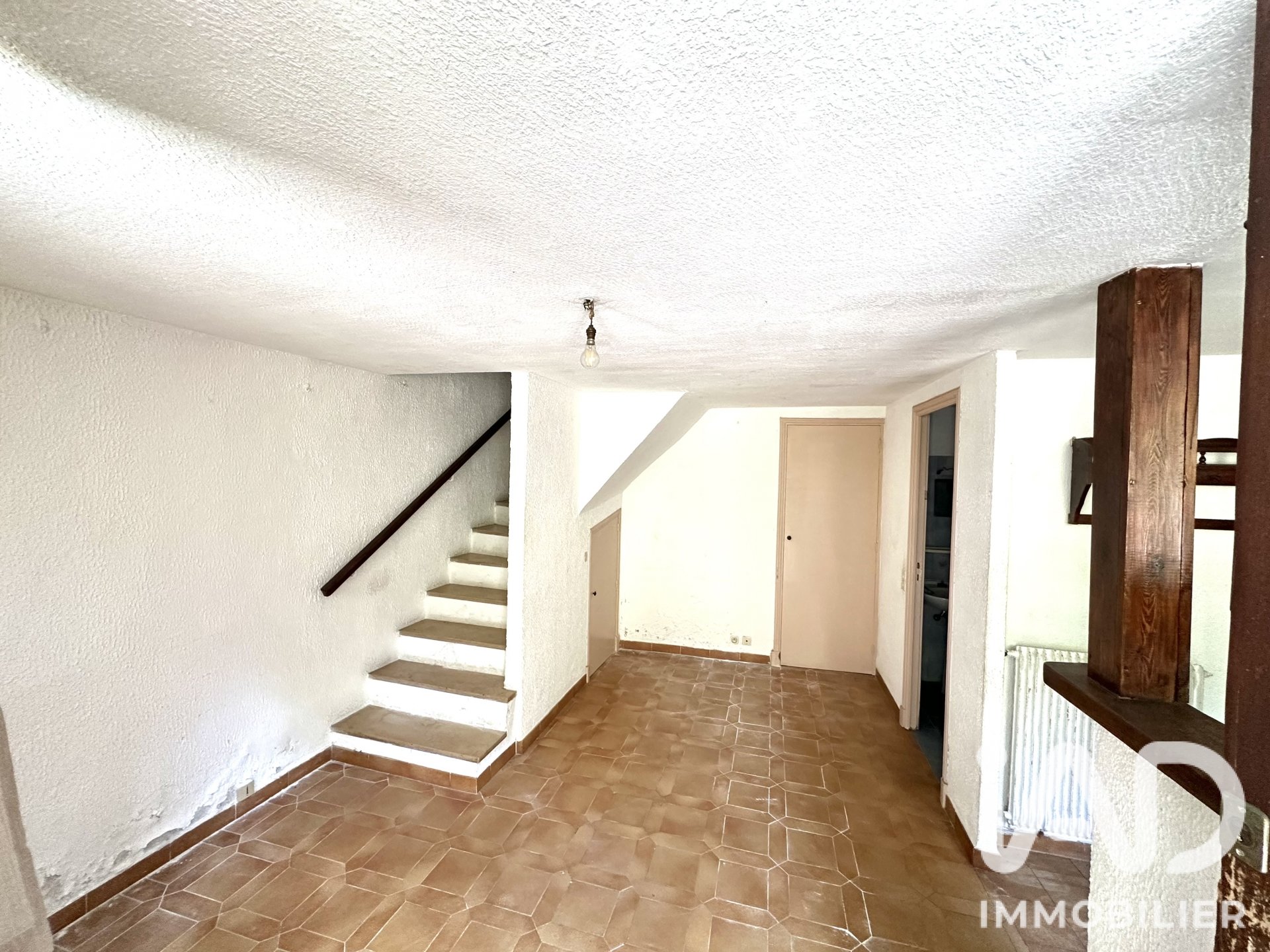 Maison à Grasse, 42 m² sur 30 m² de terrain — photo 2