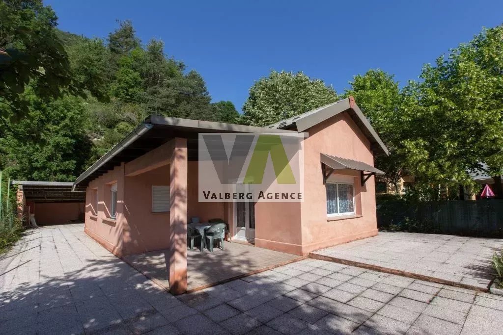 Maison à Guillaumes, 60 m² sur 422 m² de terrain — photo 1