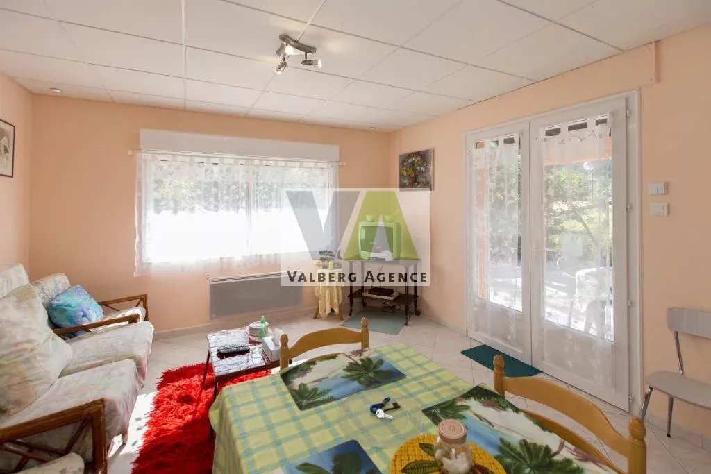 Maison à Guillaumes, 60 m² sur 422 m² de terrain — photo 4