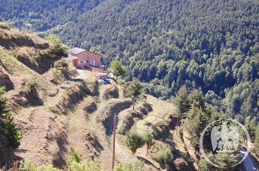 Maison à La Brigue, 129 m² sur 40000 m² de terrain — photo 5