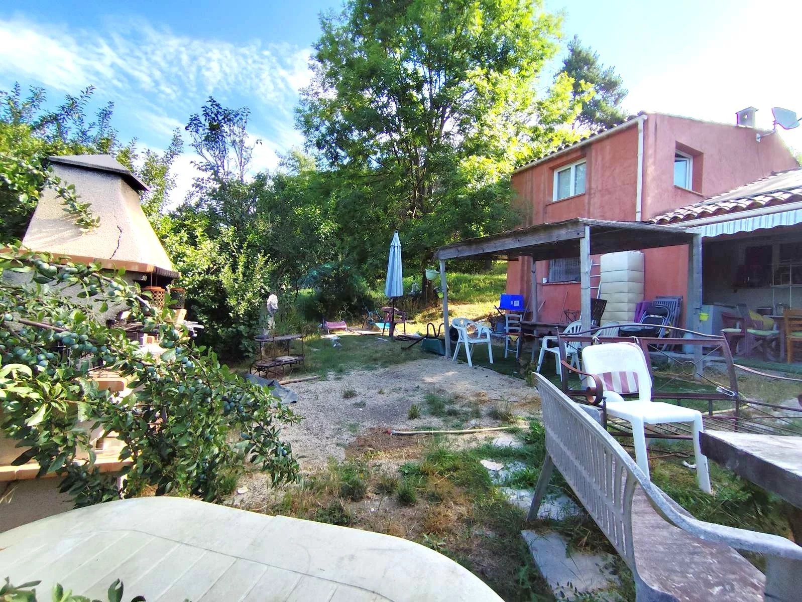 Maison à La Penne, 97 m² sur 1612 m² de terrain — photo 2
