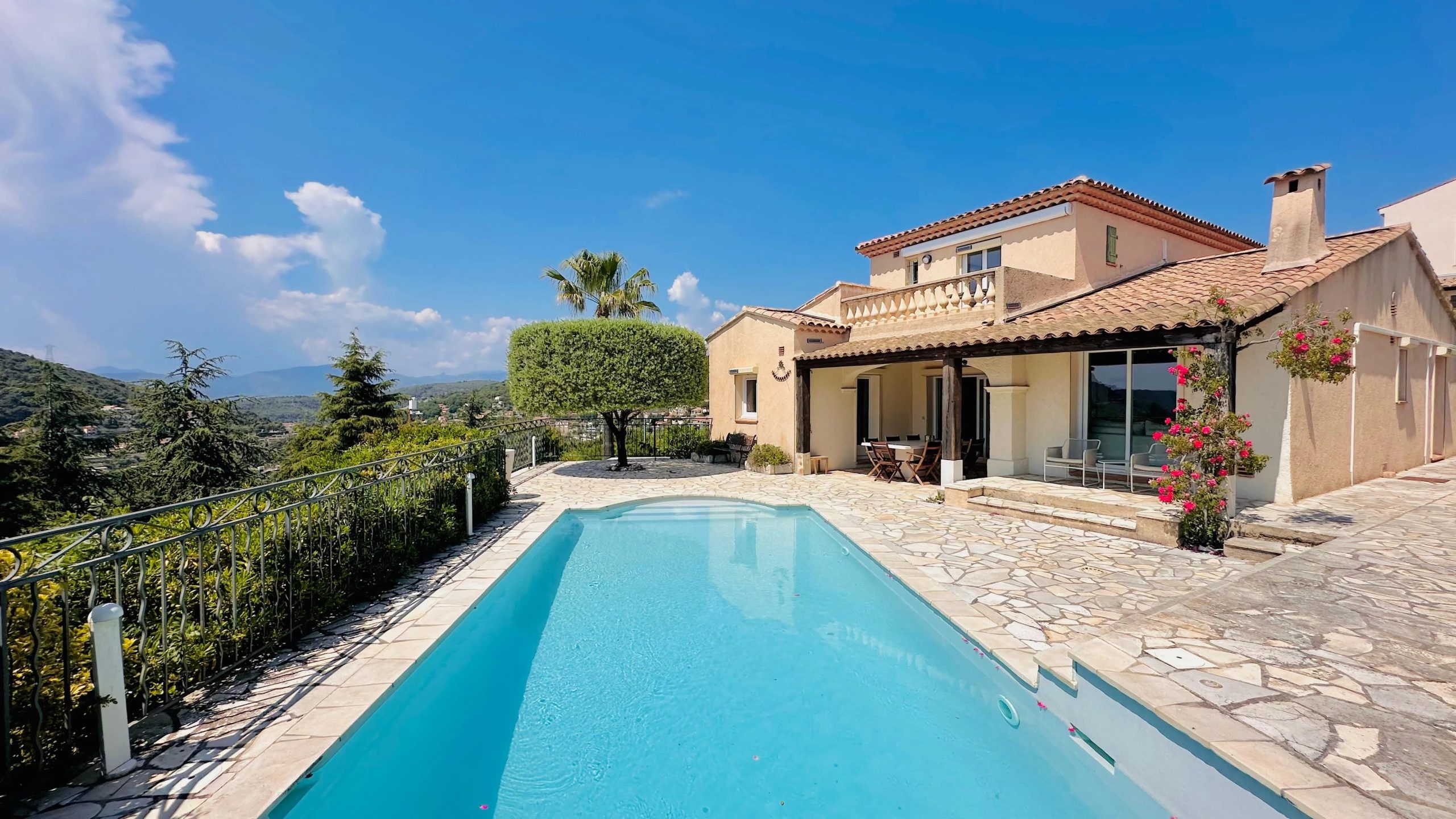Achat Villa La Turbie avec vue mer et piscine, proche Monaco — photo 2