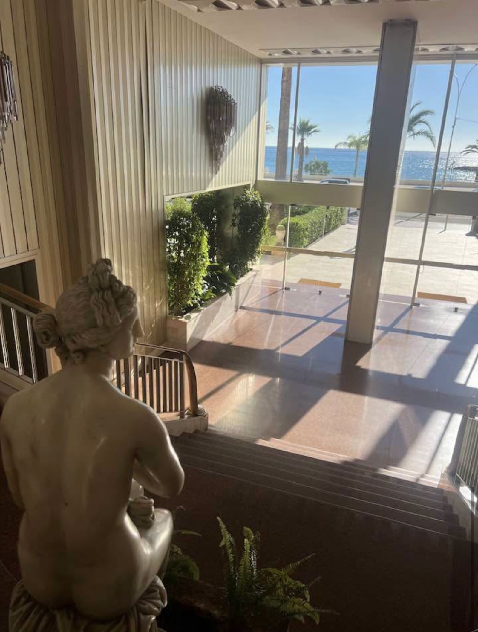 BAISSE DE PRIX ! EXCLUSIVITE T1-Balcon -Menton Garavan en étage élevée dans une résidence de standing- Cave — photo 1