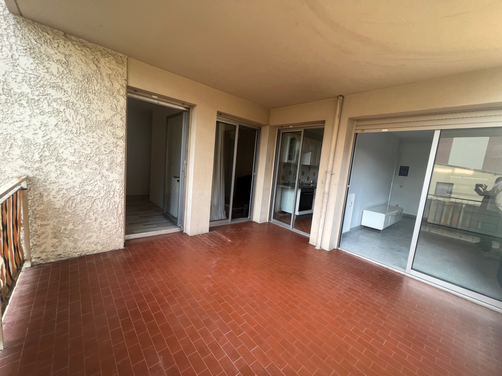 Menton Borrigo- Joili T3 Terrasse-Balcon exposition Sud-cave-parking — photo 2