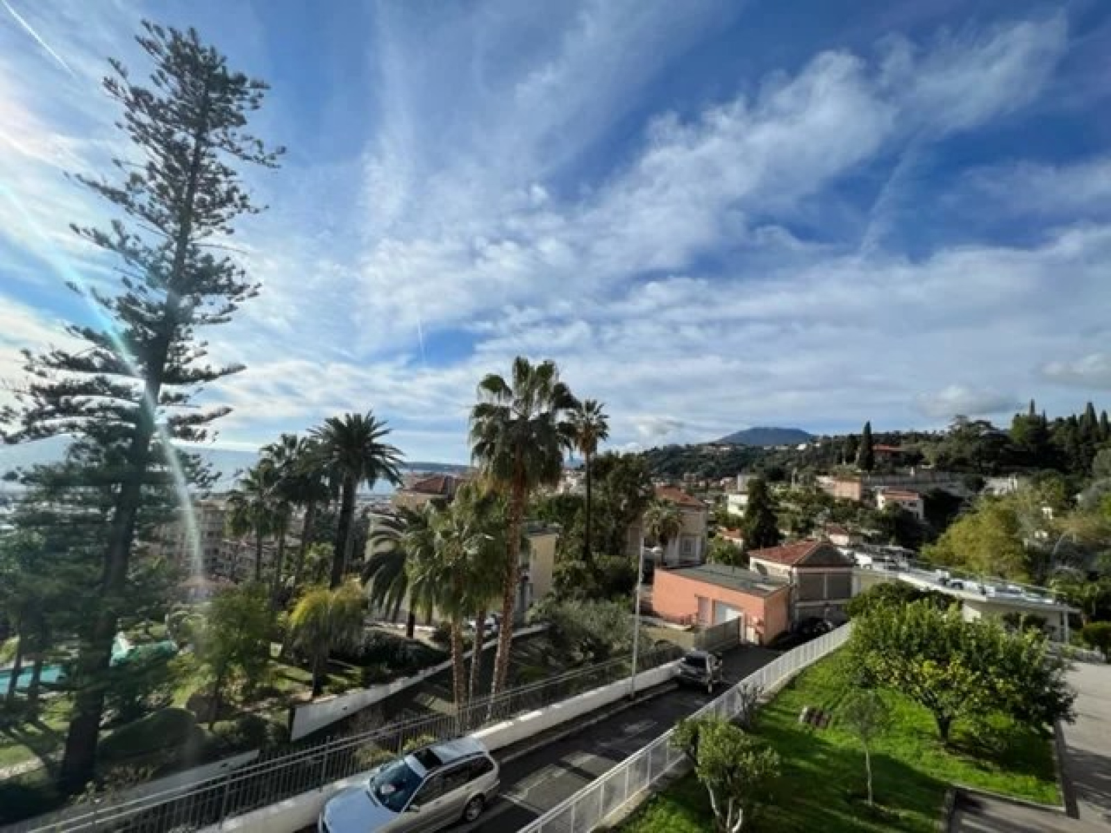 EXCLUSIVITE Menton Garavan- T4 110m²- Avant dernier étage d'une petite copropriété- Vue Carte Postale Mer. — photo 5