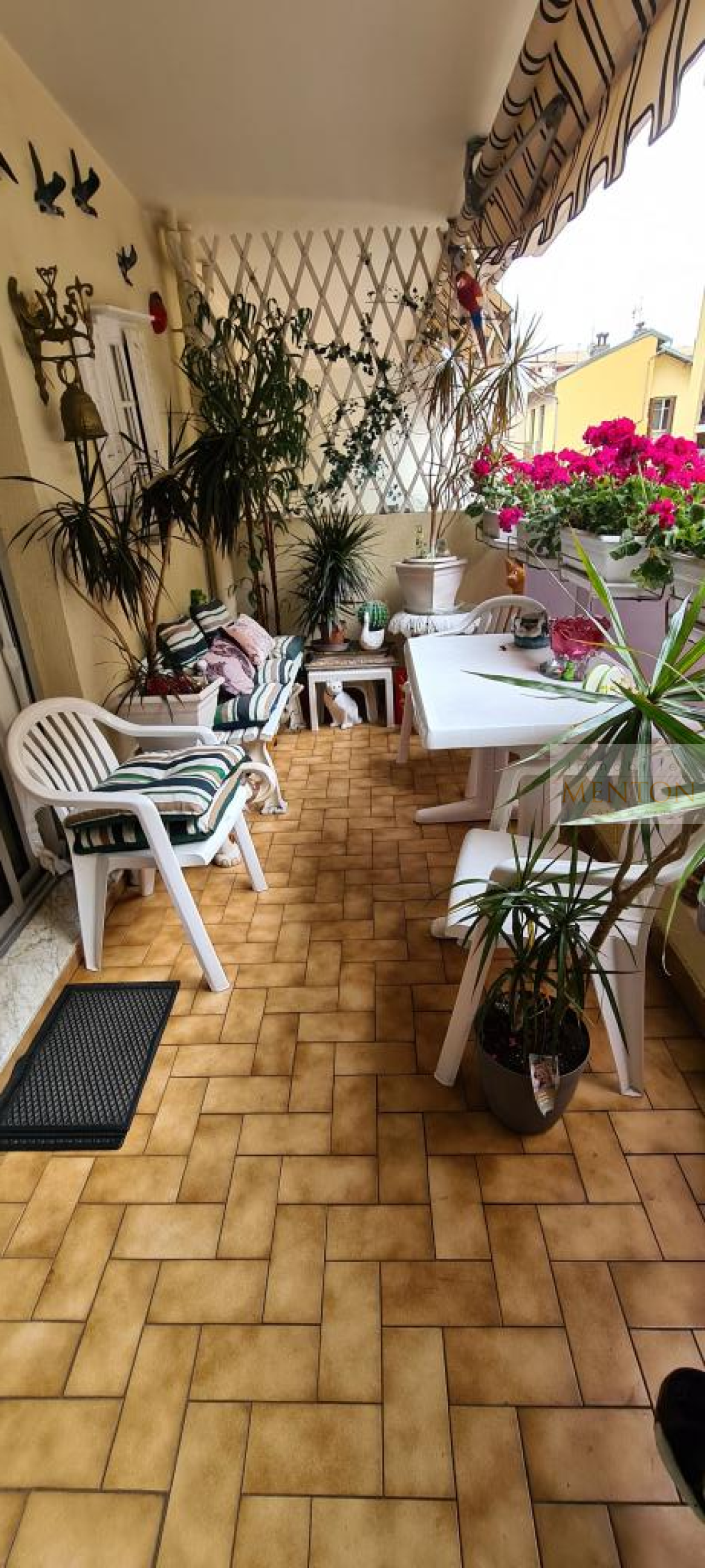 Menton, au coeur de la ville, 3 pièces traversant — Menton