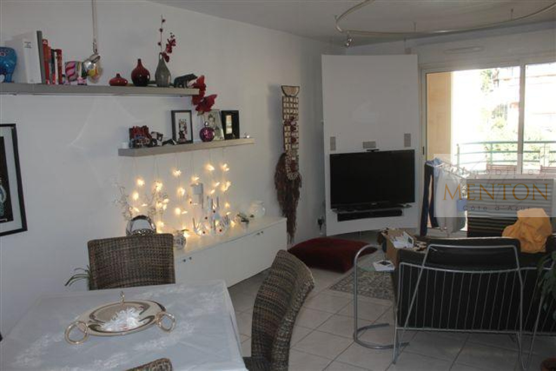 appartement 3 pièces proche plages et centre de Menton, terrasses, design, bel immeuble récent — photo 2