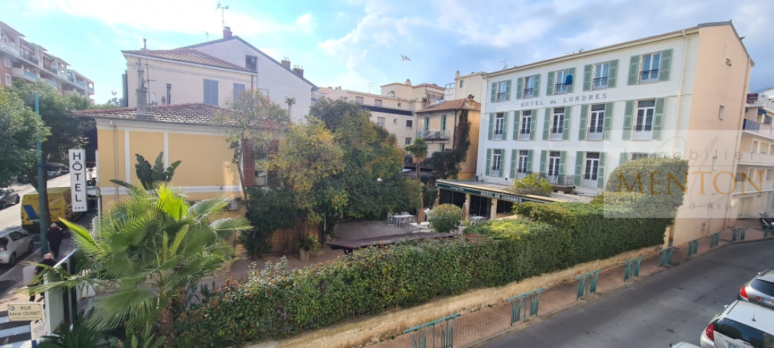 Menton centre ville 4 pièces — Menton