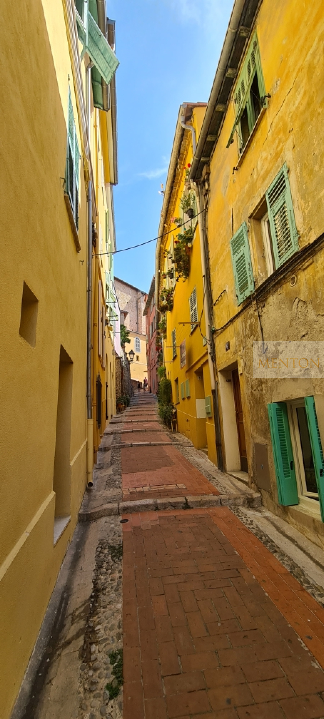 MENTON, STUDIO Premier prix ! , Centre historique Idéal Investissement locatif — Menton