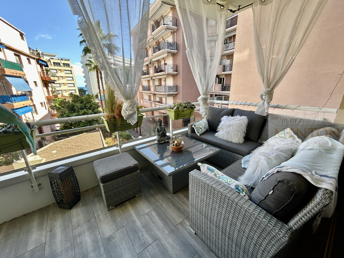 Roquebrune Carnoles 3 pièces traversant terrasse — Menton