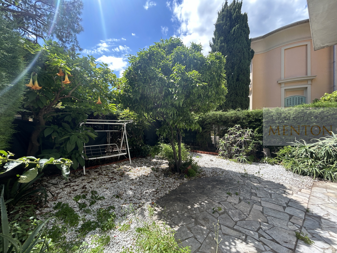 Sur la commune de Menton, 2 pièces jardin — Menton