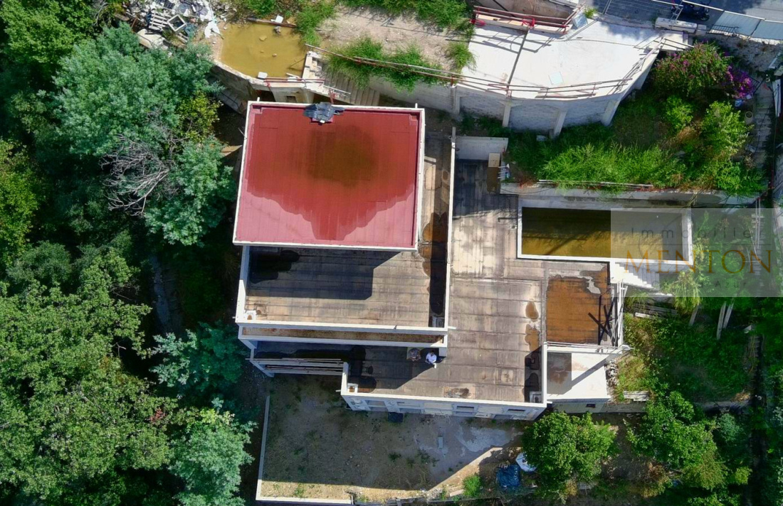 Menton, annonciade, immeuble, maison    divisé en 3 appartements ,vue mer et montagnes,terrain 4208 m² — photo 3