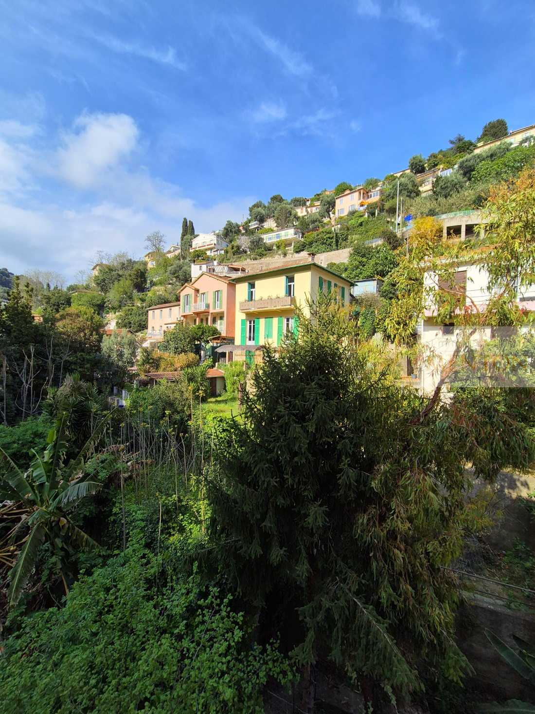 Menton ,  3 pièces, entièrement rénové, au calme, à 3 minutes à pied du centre ville — photo 3