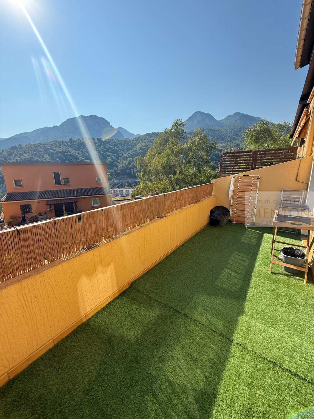 Menton, proche accès A8, 3 pièces + mezzanine — photo 2