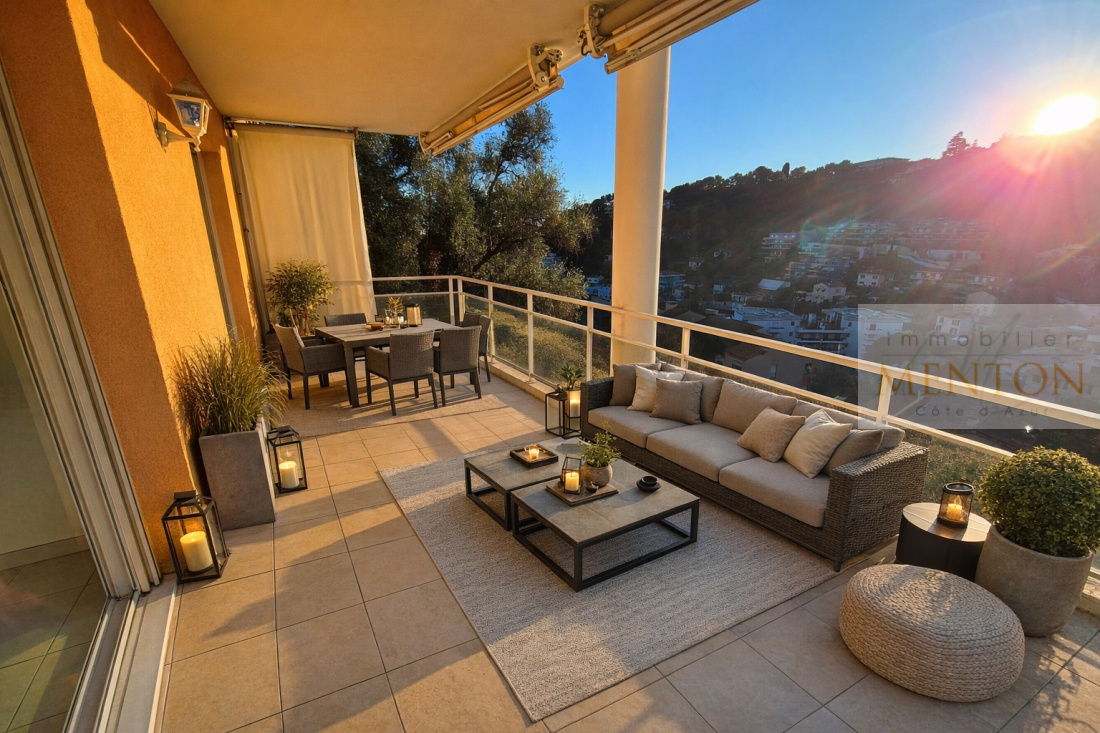 Menton, début route de Gorbio, beau 2 pièce, étage élévé ,terrasse 13 m², exposition ouest — Menton