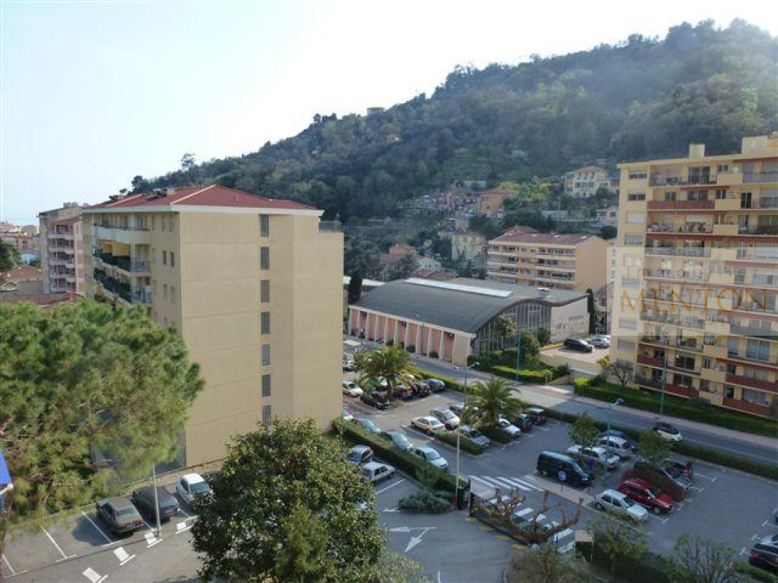 MENTON 4 pièces traversant, lumineux prix négociable — Menton