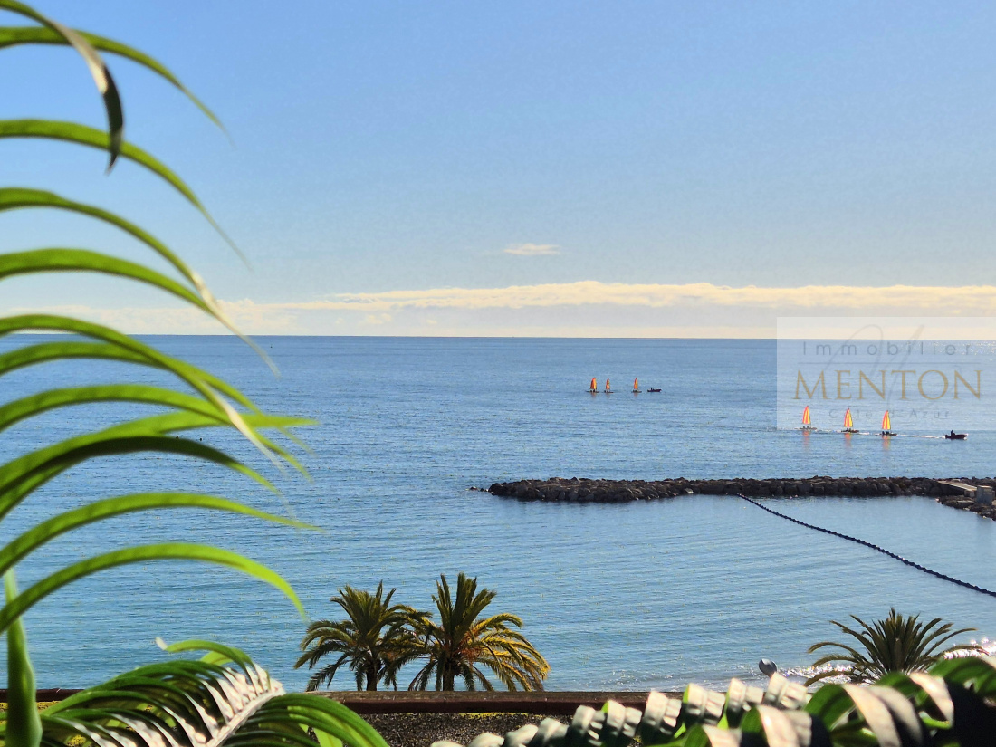 Menton,garavan  4 pièces rénové, front de mer, au calme, étage élévé, — Menton