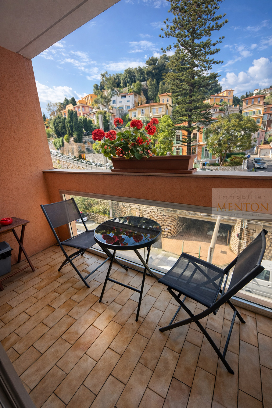 Menton centre ville 2 pièces 3 balcons — Menton