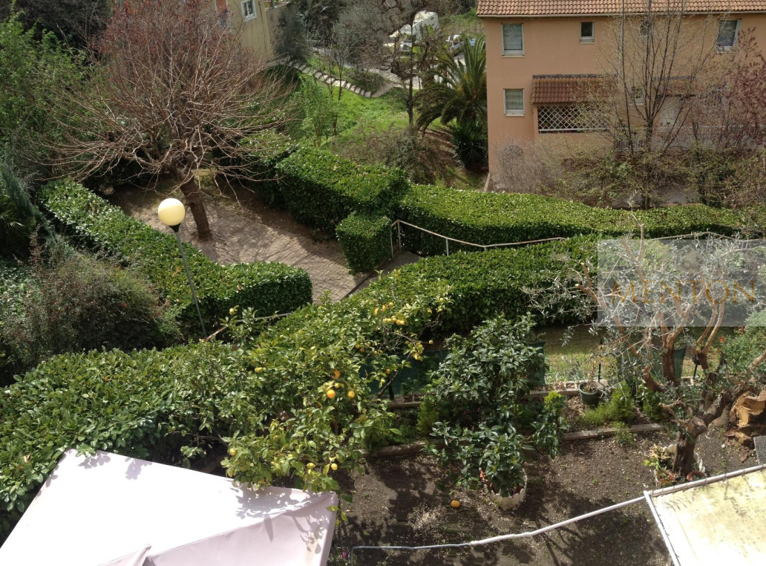 Proche A8, commerces écoles, dans résidence au calme, 4 pièces en duplex, jolie rénovation, terrasse, balcon, — photo 4