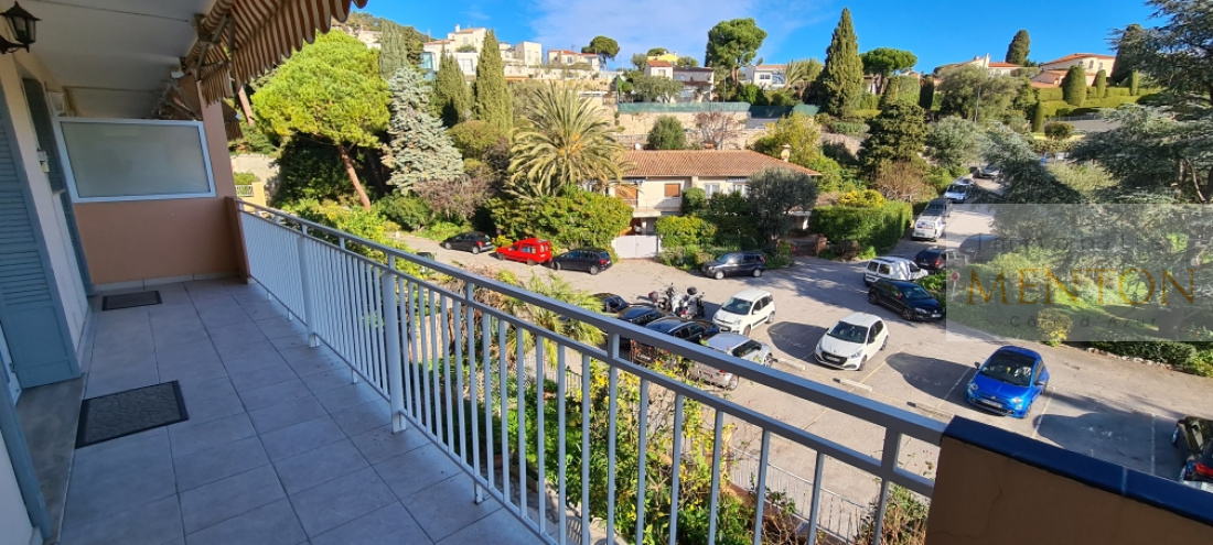 Menton. LOFT, dernier étage . 2 pièces de 41.10m²  terrasse de 22,6 m² — photo 5