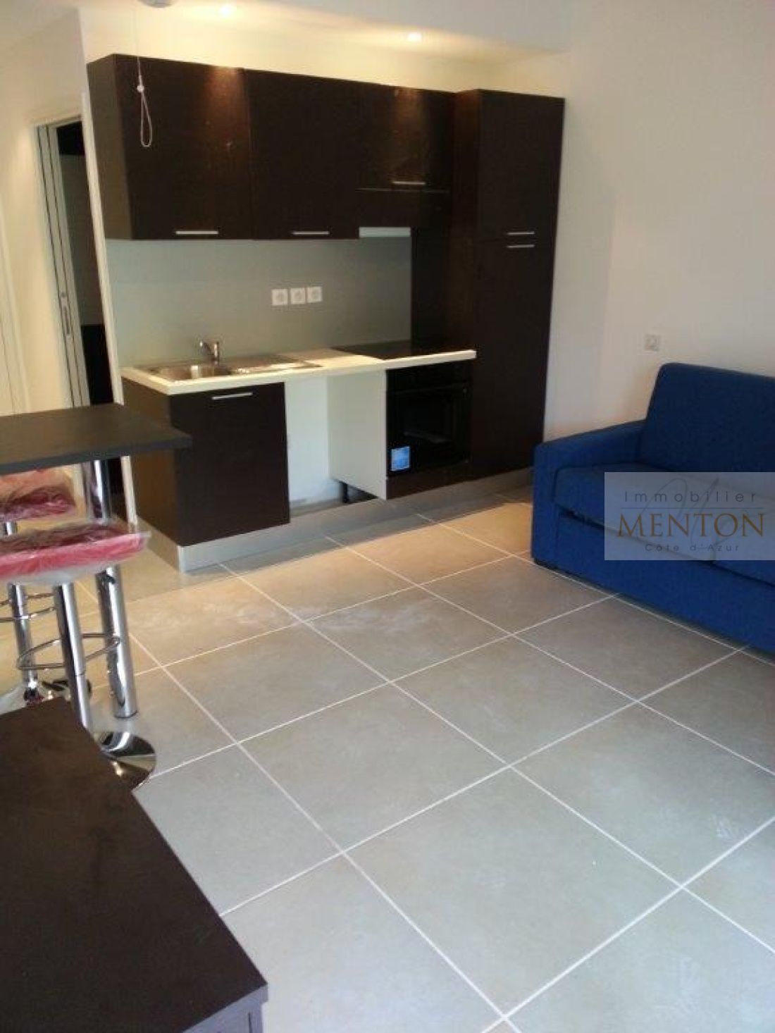 Menton à 2400 m des plages ce beau studio, terrasse, jardin , en étage, dans une résidence neuve — photo 3