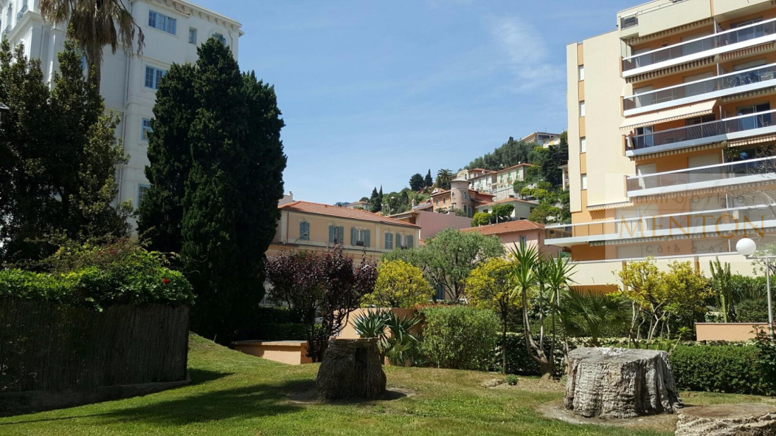 menton centre, carré d or , ce 2 pièces , terrasse , à 200 m de la mer, belle vue jardin, orient palace, — photo 3