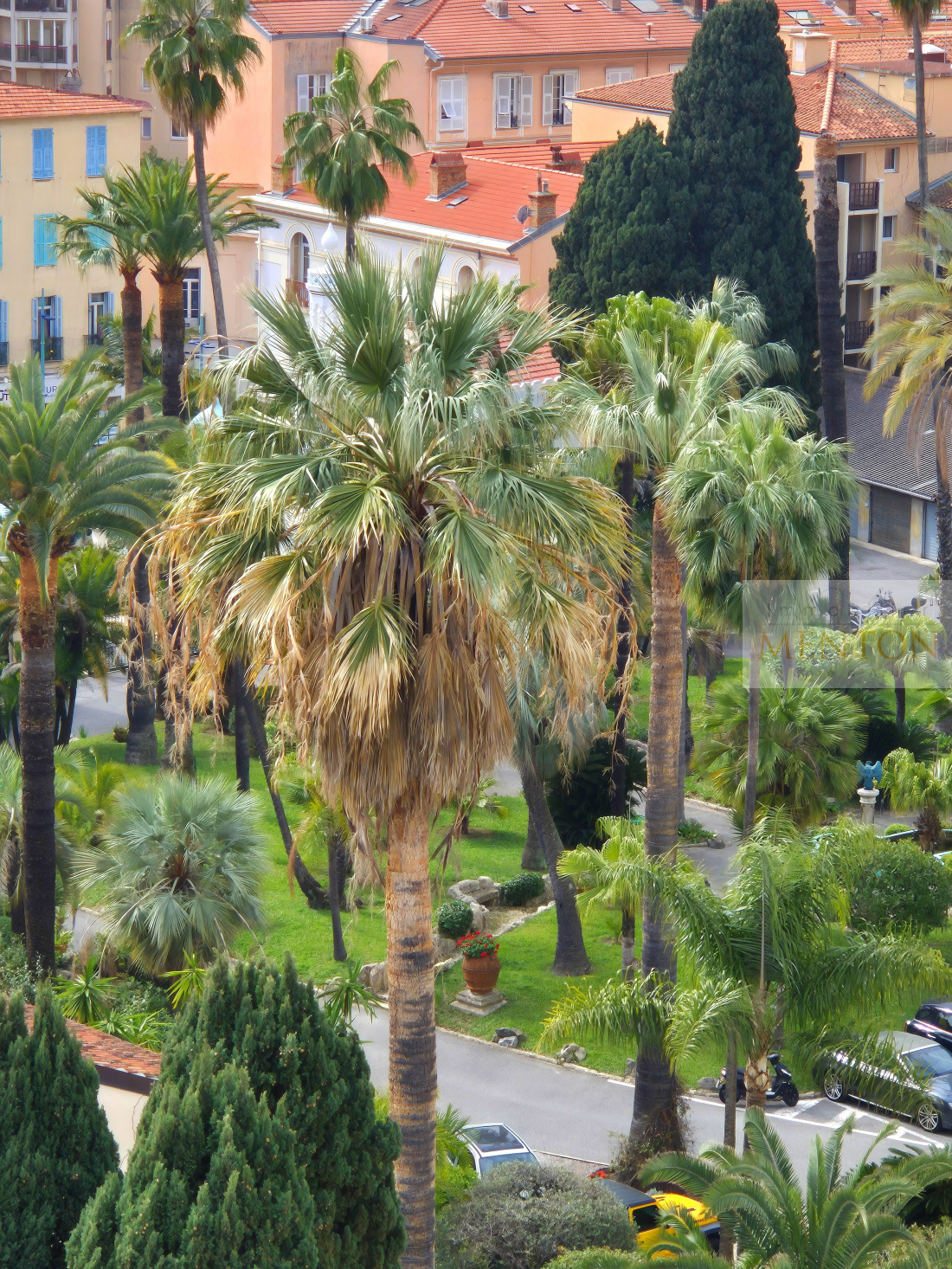 Menton , 8 ème  dernier étage, 3 p de 72 m² et 22 m² de terrasses, exposition sud — photo 4