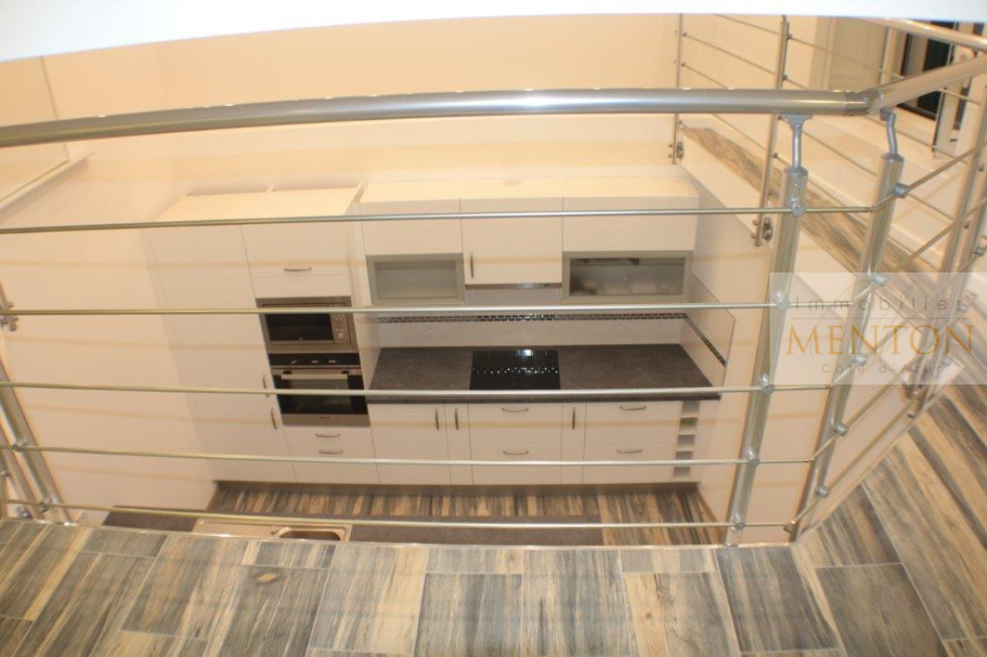 menton centre, à 50 m des plages, loft de 55 m² de design — photo 4