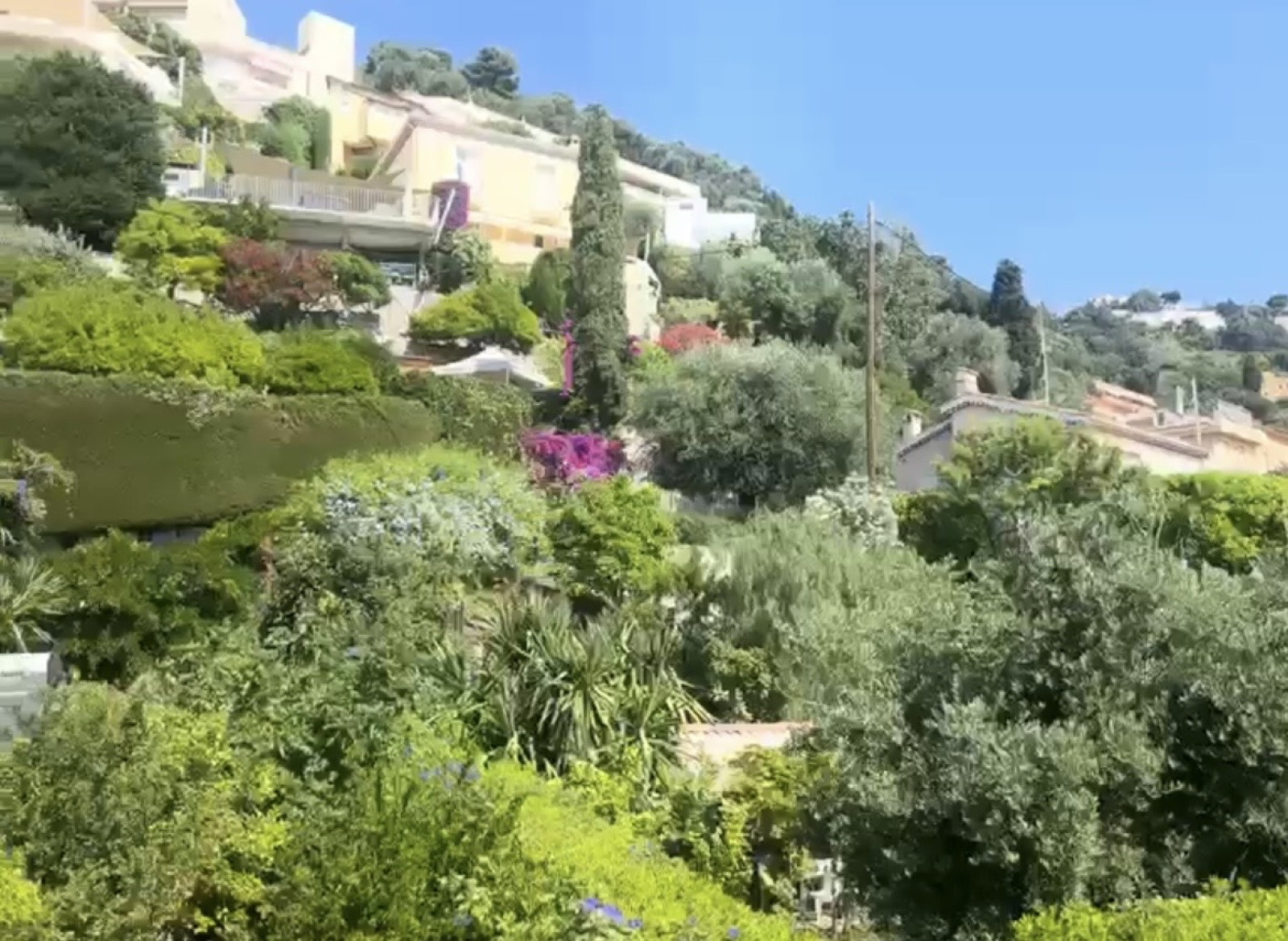 RARE sur Menton Garavan-maison mitoyenne-3 chambres-terrasses-jardin-2 parkings-grande cave-vue mer vieille vi — photo 3