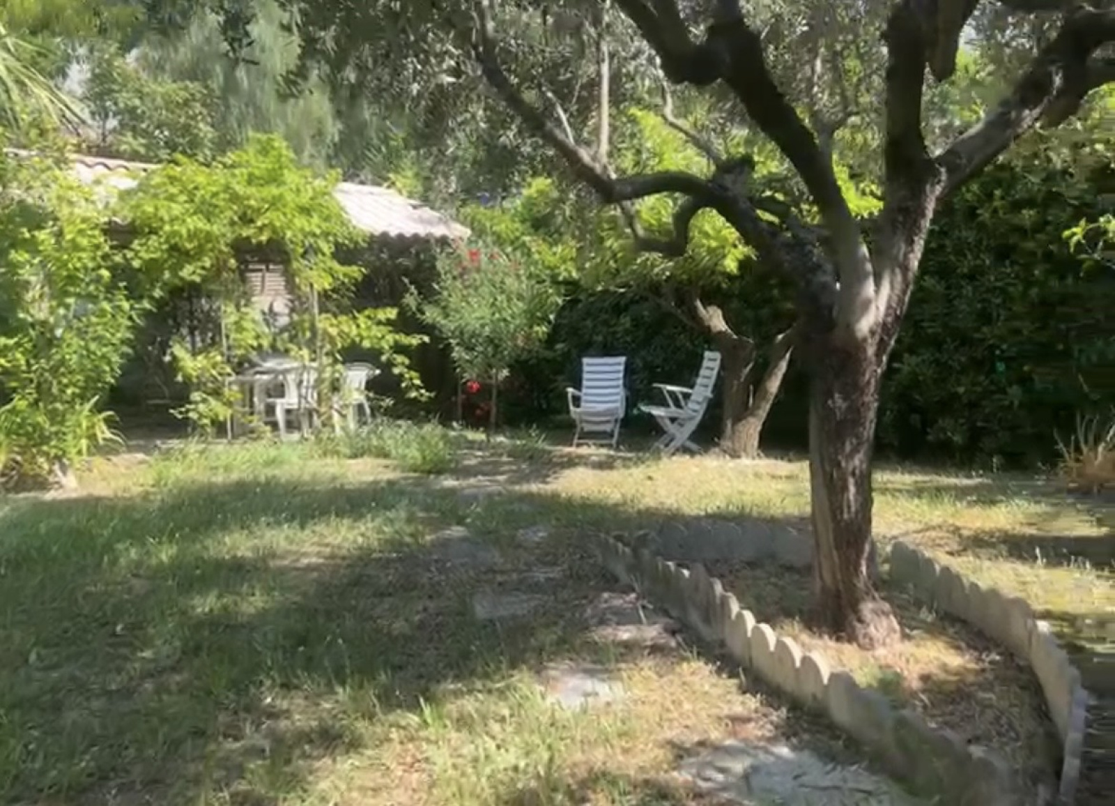 RARE sur Menton Garavan-maison mitoyenne-3 chambres-terrasses-jardin-2 parkings-grande cave-vue mer vieille vi — photo 5