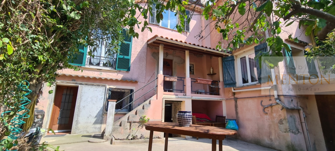 Menton Maison jardin au calme dépendance — photo 2