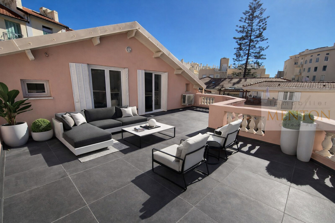 menton coeur centre ville , dans hotel particulier, appartement villa, 38 m² terrasse — Menton