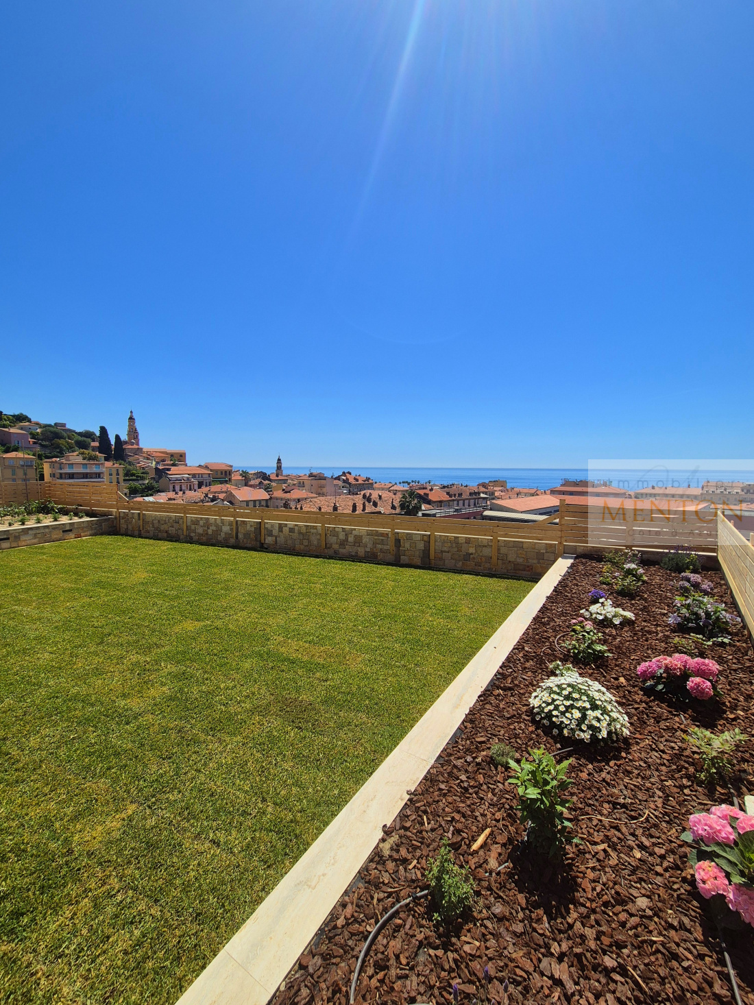 Menton appartement villa d 'exception, 4 pièces 130 m² , 200 m² de terrasse jardin, vue mer panoramique. — photo 4