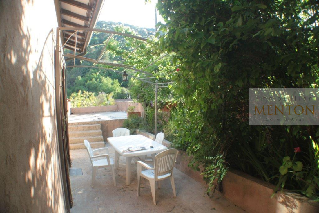 Menton. RARE  maison de plein pied de 94 m² et 480 m² de terrain — photo 2