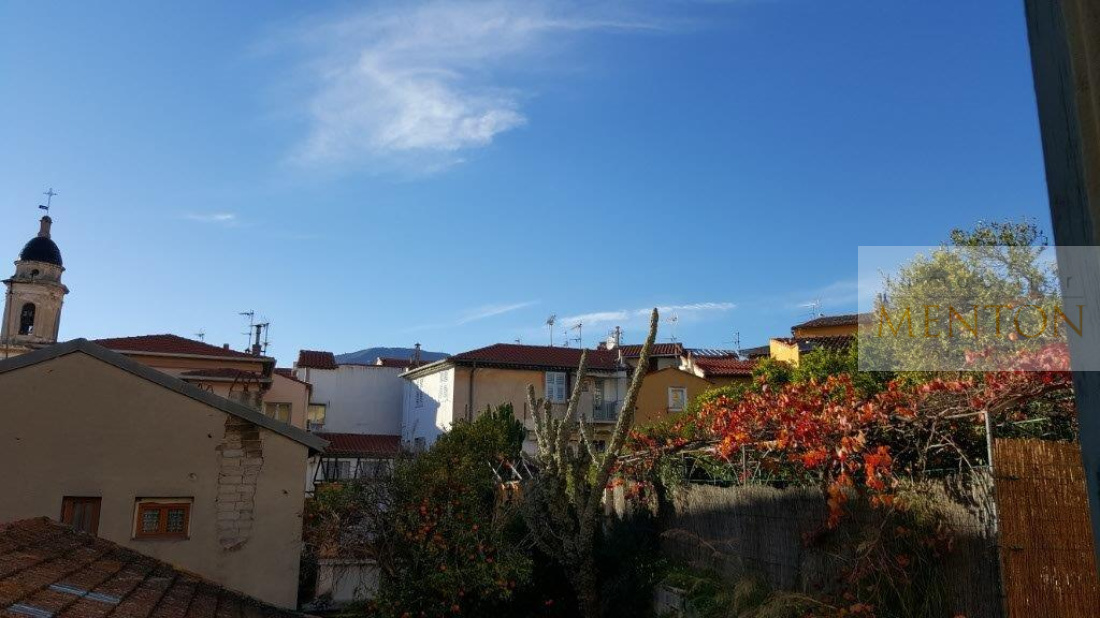 menton centre  , 2 pièces  exposé ouest,, au 2ème étage d 'une maison Mentonnaise HISTORIQUE, coeur centre vil — Menton