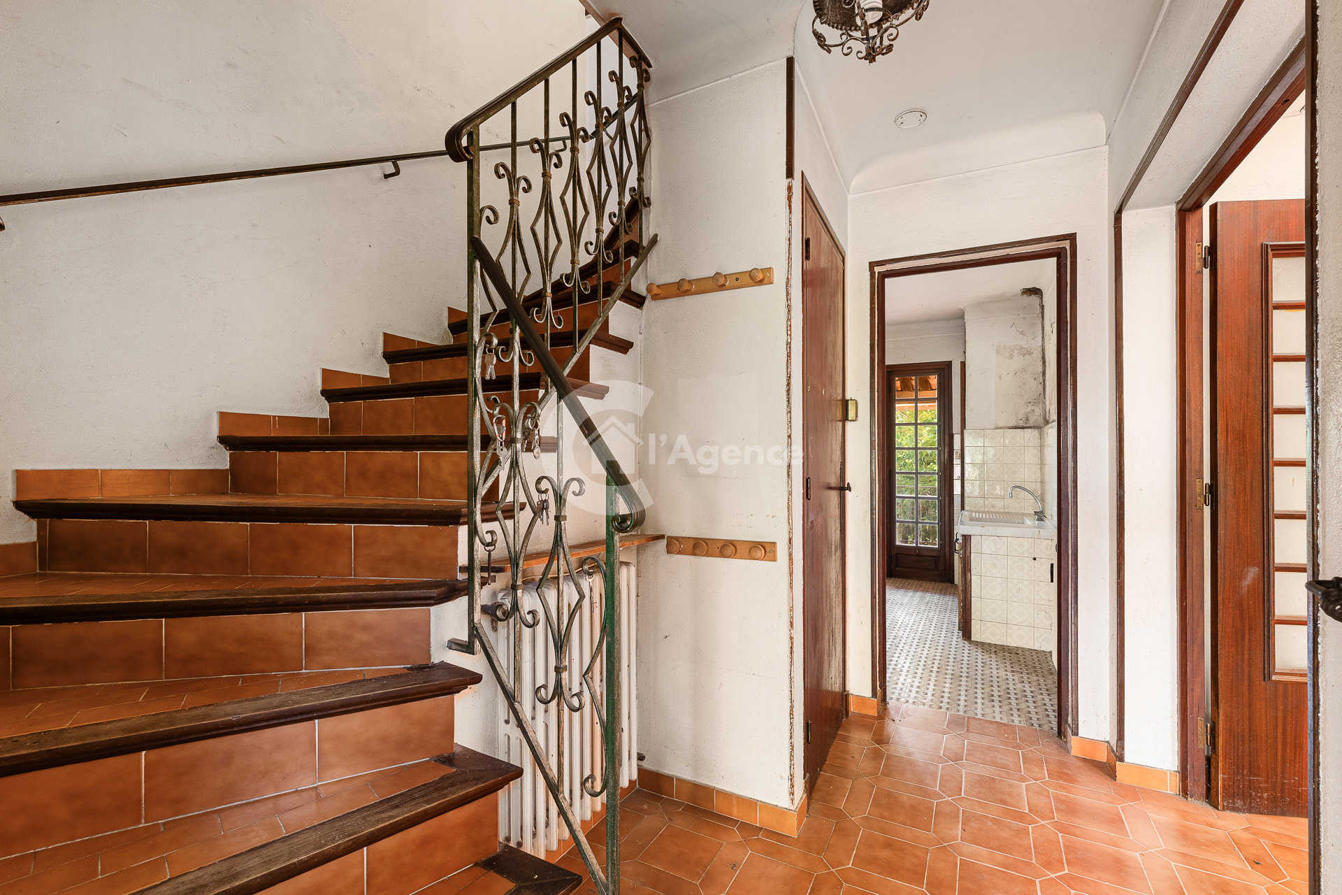Maison à Mouans-Sartoux, 200 m² sur 1120 m² de terrain — photo 3