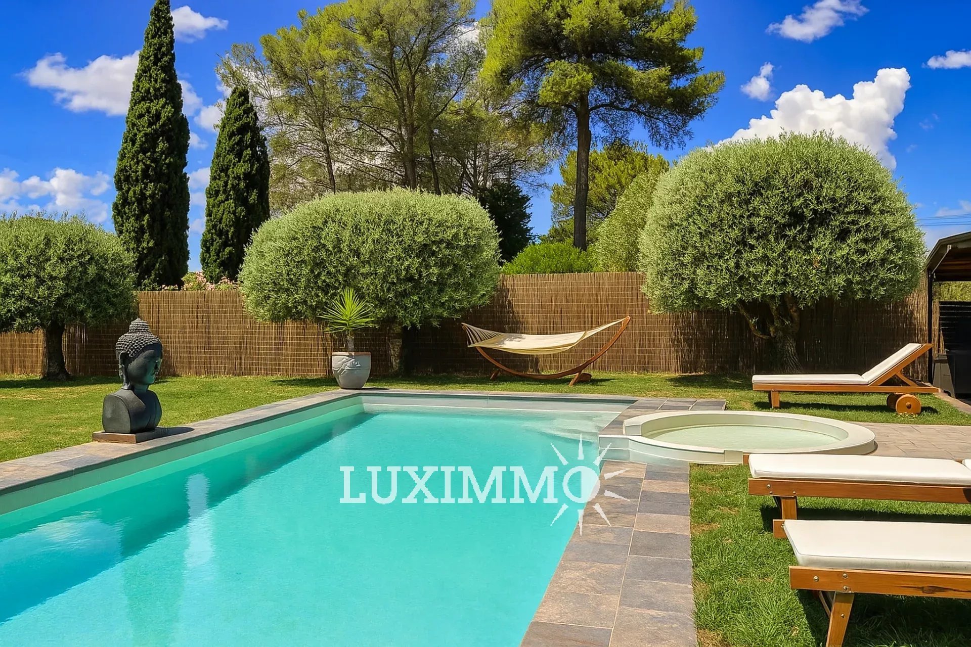 Maison à Mougins, 241 m² sur 1788 m² de terrain — photo 2