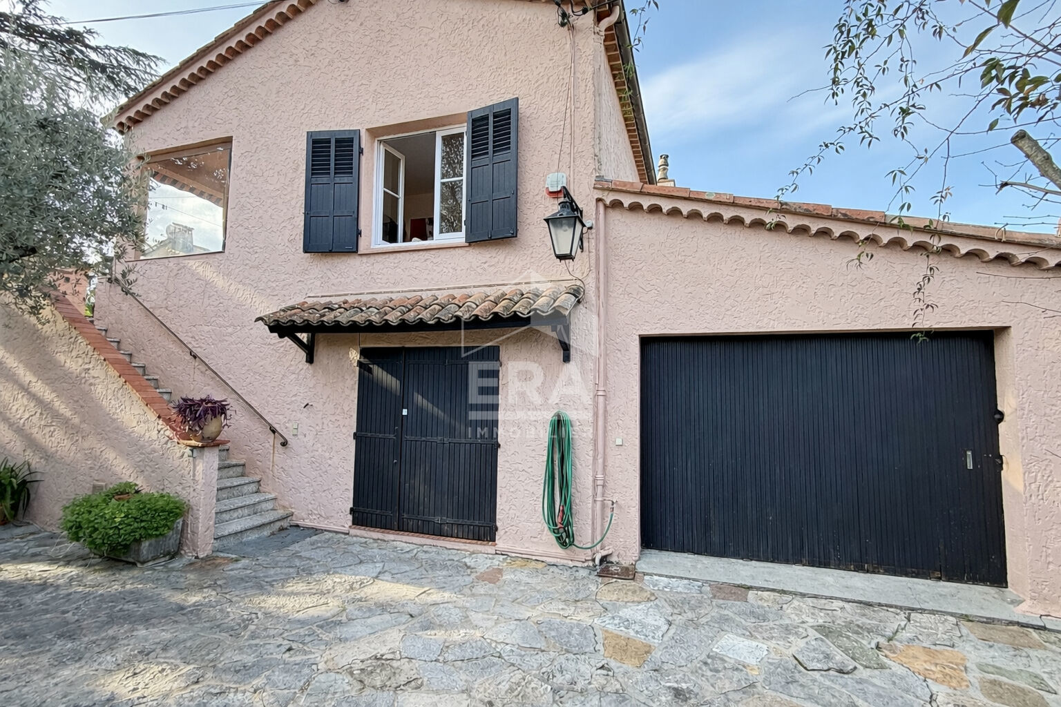 Maison à Mougins, 170 m² sur 1100 m² de terrain — photo 2