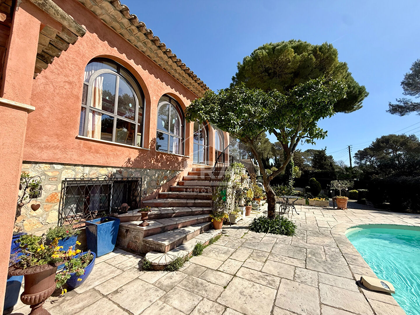Maison à Mougins, 320 m² sur 1100 m² de terrain — photo 4